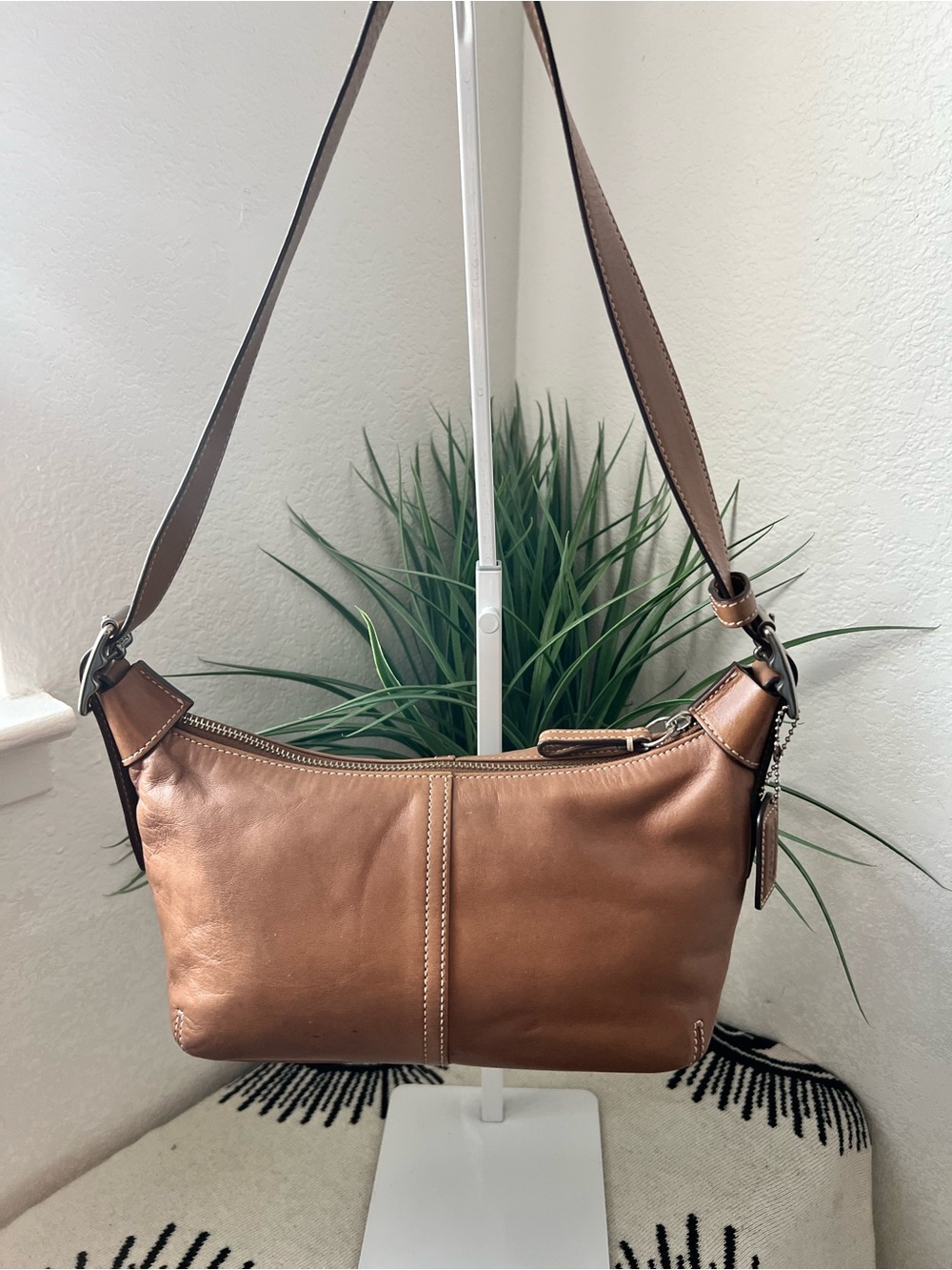 COACH Legacy Demi Hobo Style 9564